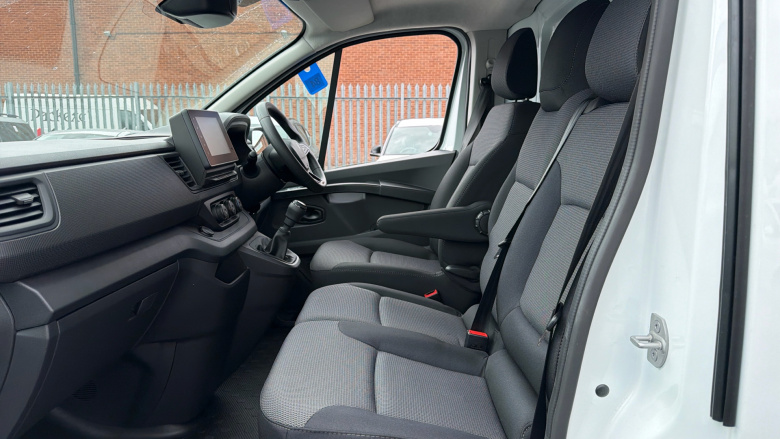 Renault Trafic Swb Diesel SL30 Blue dCi 130 Advance [Safety] Van